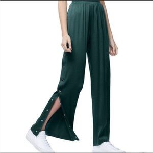 🔥💚 NWT Good American The Satin Snap Button Pant Emerald Wide Leg High Waisted